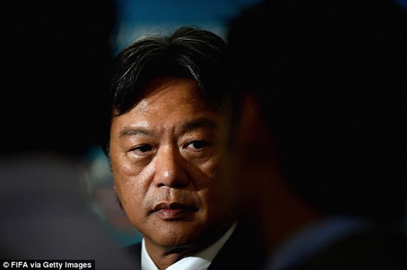 eduardo li pide ahora que le quiten el brazalete electrónico