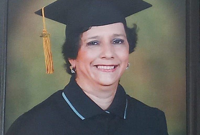 Ana Lucía se graduó de colegio a los 47 años y está estudiando relaciones publicas