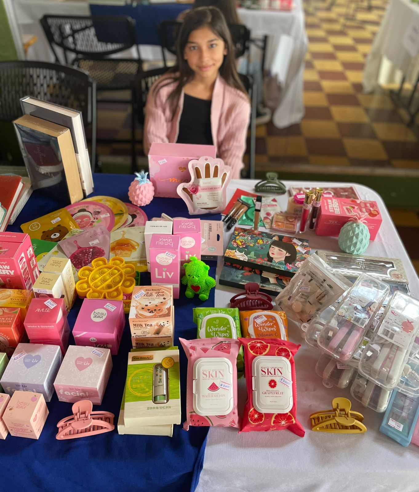 Camila ofrece sus productos principalmente en ferias 