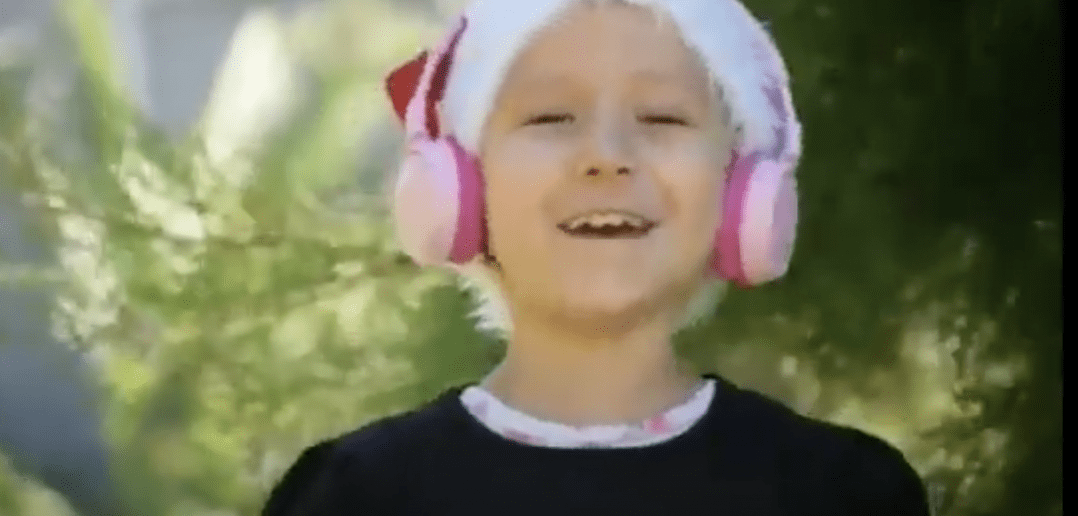 Sofía venció el cáncer y ya asiste a la escuela