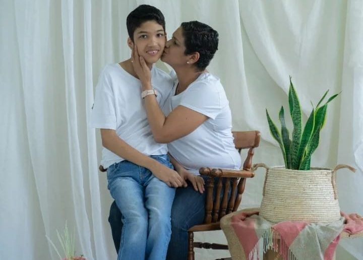 Geremi es autista y en su natal Venezuela no tenía acceso a medicamentos. Su familia migró a Costa Rica