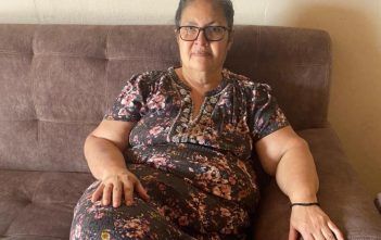 Elia, ha sido diagnosticada con cáncer en tres ocasiones. Hace cuatro años le dieron seis meses de vida.