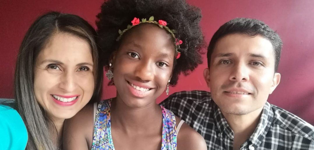 Paola, Pablo y Santhida, conforman una familia hermosa
