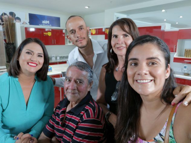 Don Amadp es un abuelo-papá millonario en amor