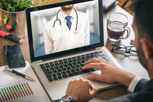 Médicos cobrarían 50% por consultas médicas telefónicas
