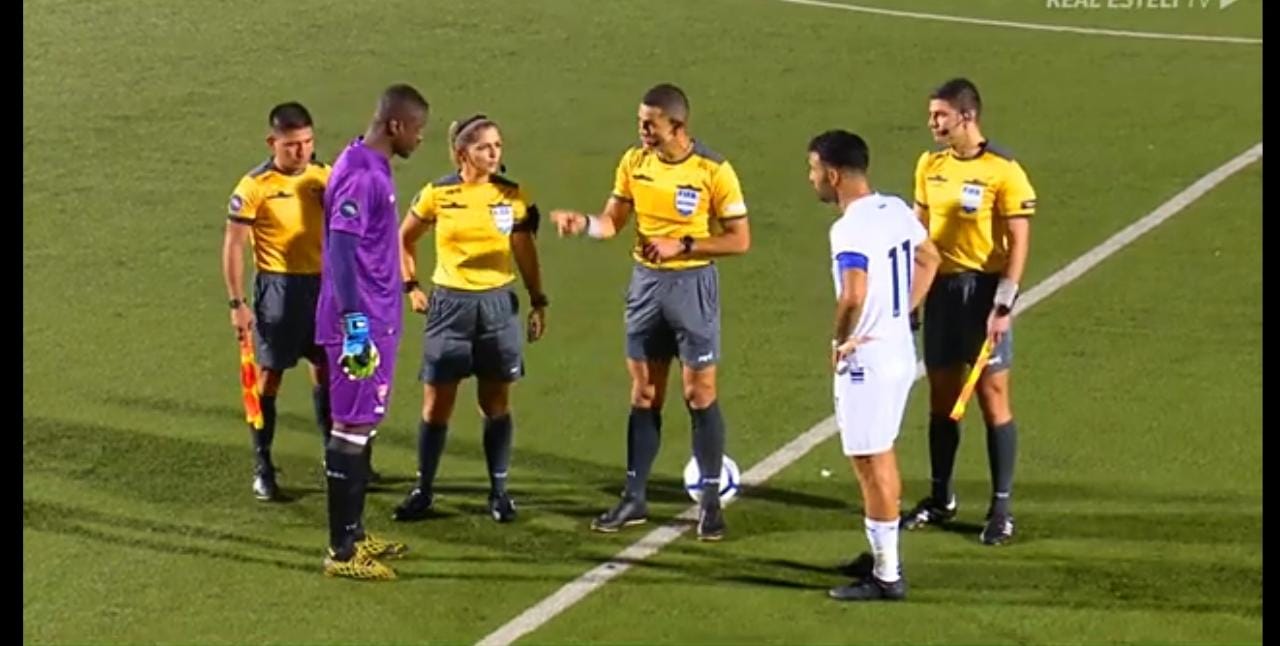 Seis años atrás se convirtió en la primera mujer en casi once años en dirigir un juego de la primera división del fútbol costarricense