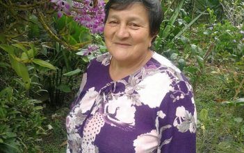 Doña Mayela suma tres años esperando una cirugía para remover hernia gigante en su estómago.