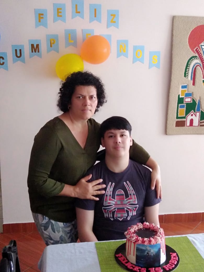 Nury es mamá de un joven de 15 años que es su motor para vivir