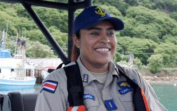 Dara Chavarría, guardacostas en Guaitil, Guanacaste.