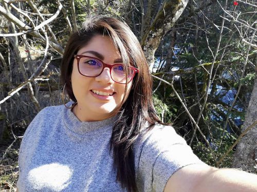 Gineth se encuentra aislada en la casa