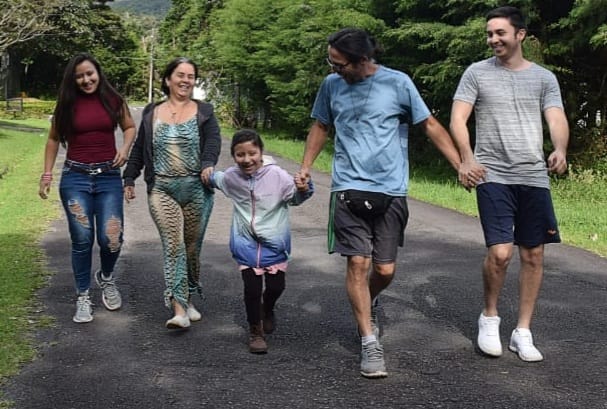 Sofía superó el cáncer con fe en Dios y rodeada del amor de su familia