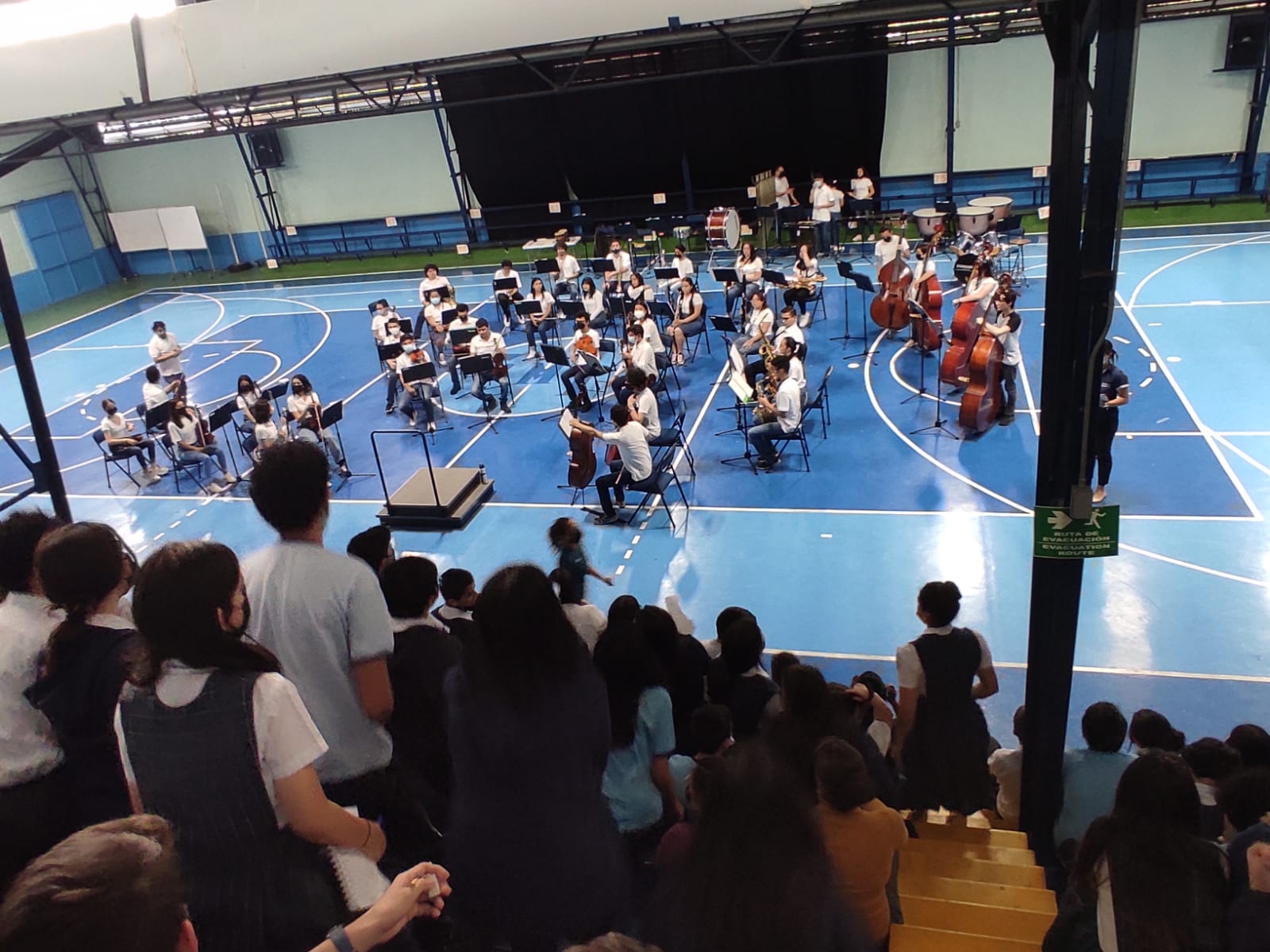 Alberto Portugués es el Director de la Orquesta Juvenil de Mata de Plátano