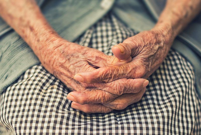 El amor de esta abuelita fue luz colada en una cueva oscura llamada prisión