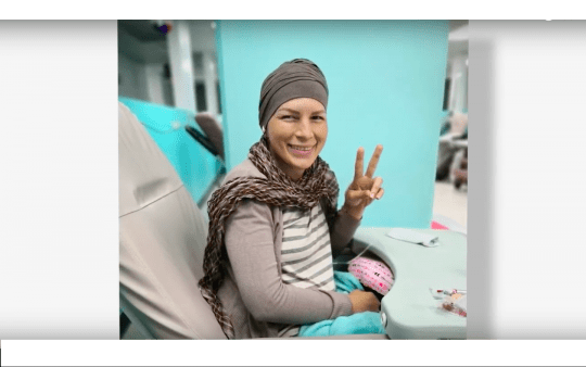 Cinthia fue diagnostica con cáncer de mama