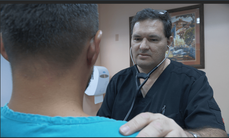 El cardiólogo Alvaro Montero trabaja en ASEMBIS