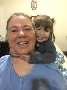 Patricia con Sara, una sobrina nieta