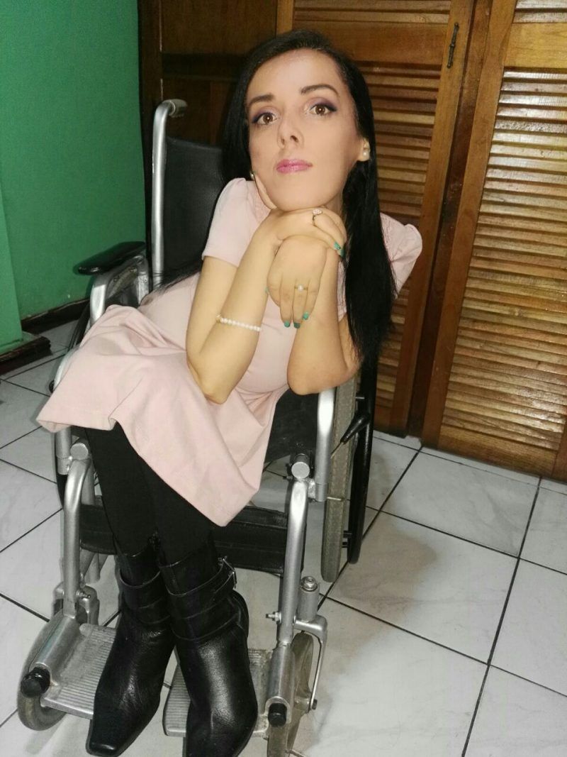 Karla Ballestero estrena su propio canal de youtube