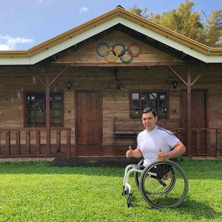 Kevin Solano es basketbolsita y motivador