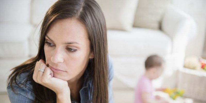 Muchas madres sienten culpa porque tienen que regresar al trabajo luego de la incapacidad