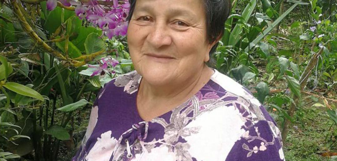 Doña Mayela asegura que el dolor de su hernia es cada vez mayor