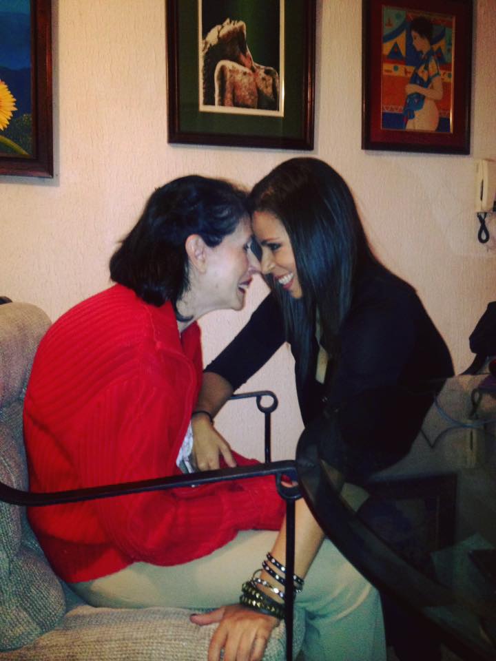 Un hilo de amor que una una madre y una hija a pesar del Alzheimer