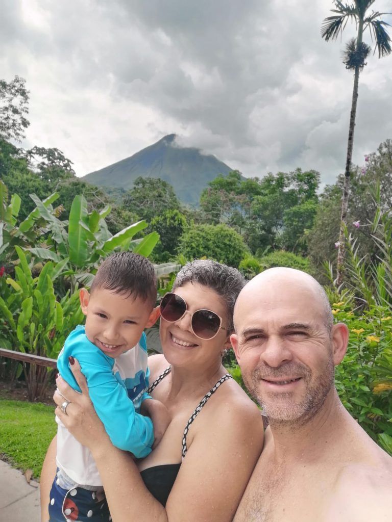 Don Christian y doña Carolina son padres de corazón de Samuel 
