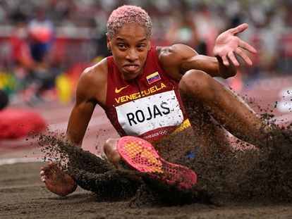 Rojas logra un primer salto que ya le daba el oro