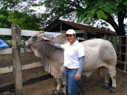 Rocío termina su tesis en Agronomía del TEC