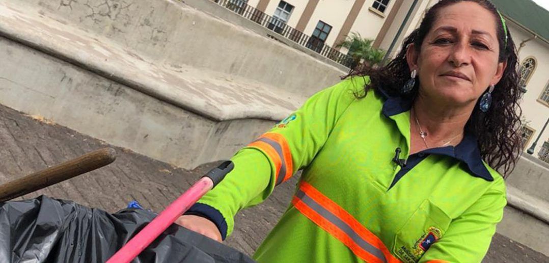Flor y sus compañeras tienen a cargo la limpieza de la capital